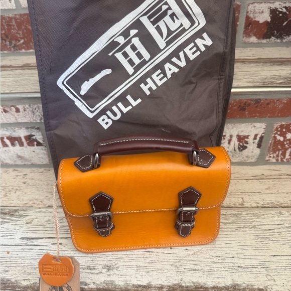 Stylish Tan and Brown Leather Satchel🤎neutral,very versatile,comes w/duster bag🌎 - Picture 16 of 16